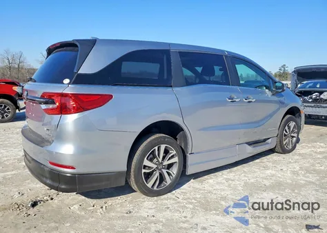 2023 Honda Odyssey Touring z USA, uszkodzony, nr VIN 5FNRL6H85PB000292